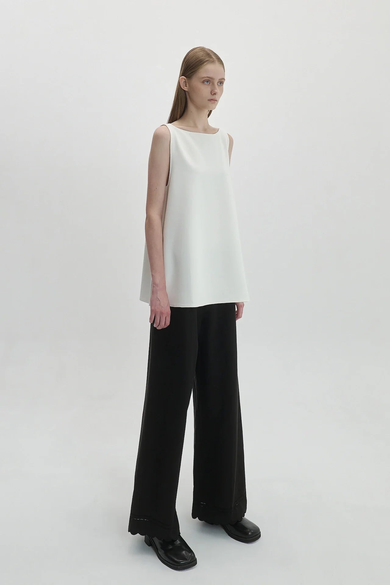 EMBROIDERED TROUSERS